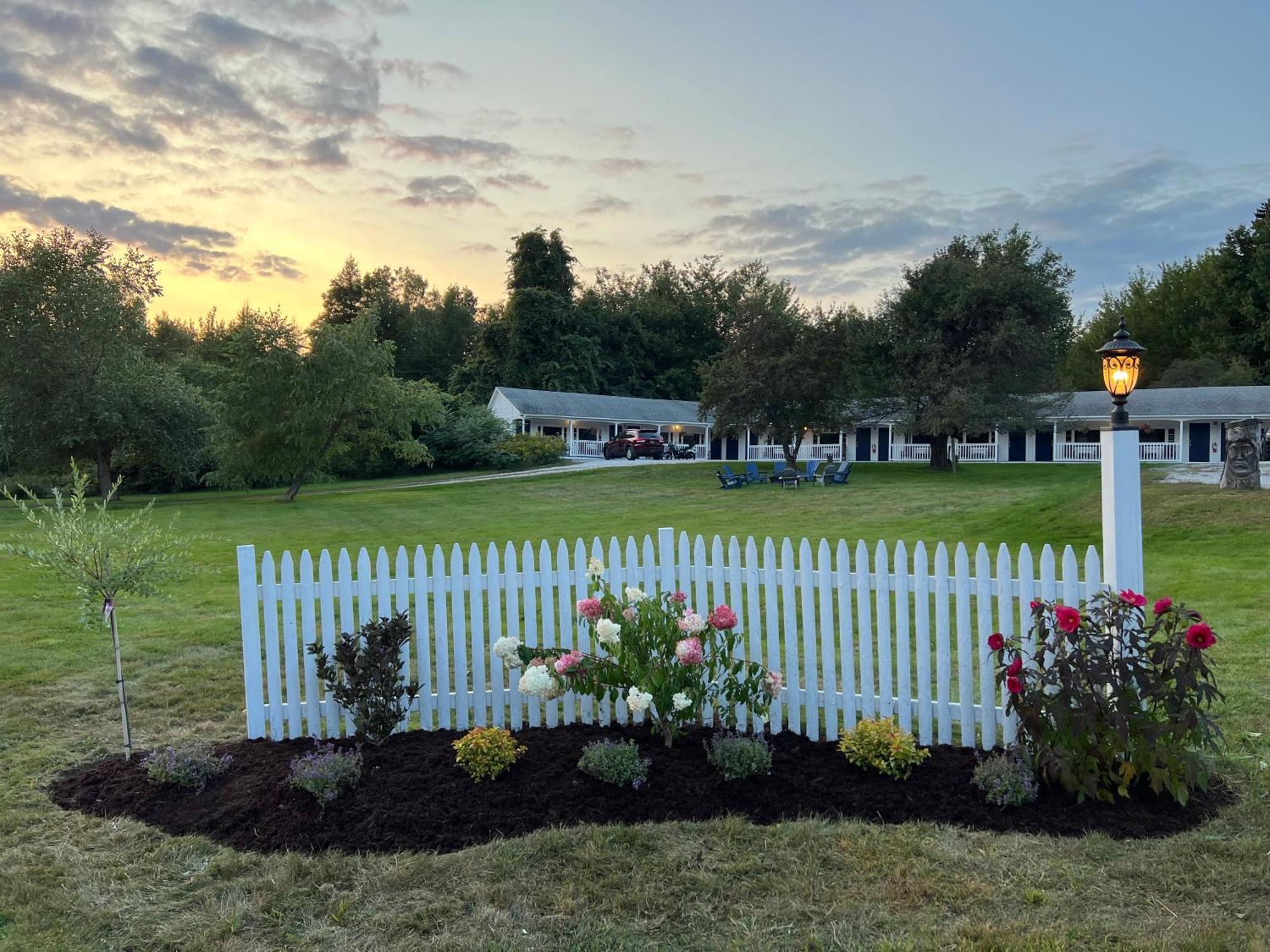 Yardarm Motel Searsport Esterno foto